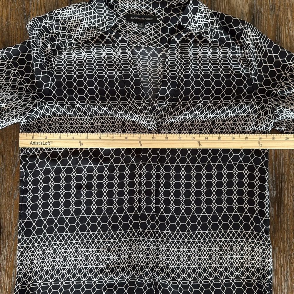 Banana Republic Women’s Black and Cream Geometric Long Sleeve Top Blouse Size S - Picture 4 of 9